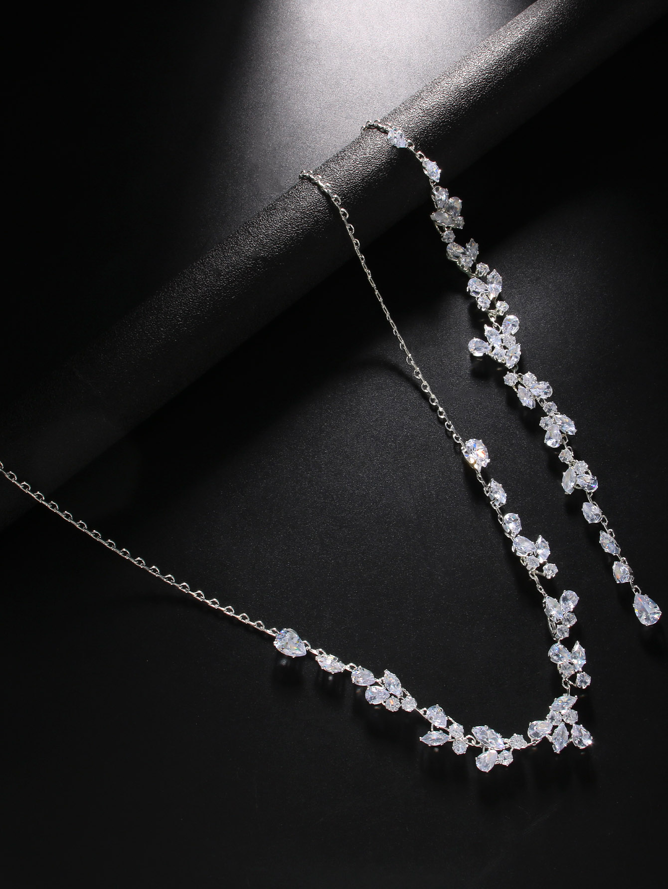 Colar de Strass com Pingente d - Body Jewelry Back avaliação e preço